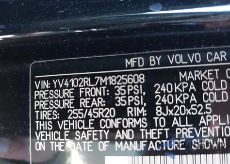 2021 Volvo Xc60 T5 Inscription z USA, uszkodzony, nr VIN YV4102RL7M1825608